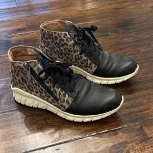 NAOT Z5186 Black Animal Print Womens Polaris Zip Up Shoe Sneaker Size 7 EU 38